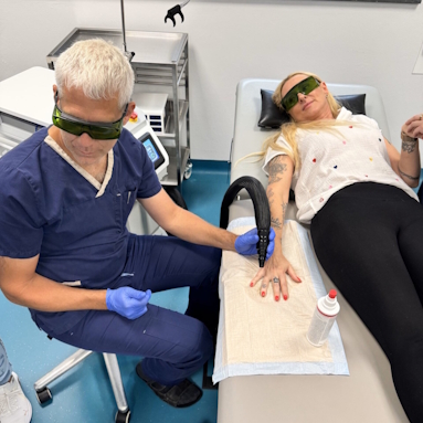 PICO Laser Behandlung zugeschnitten